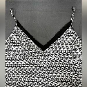 Express Black & White Geometric Print V-Neck/Back Strappy Tank Top - XL